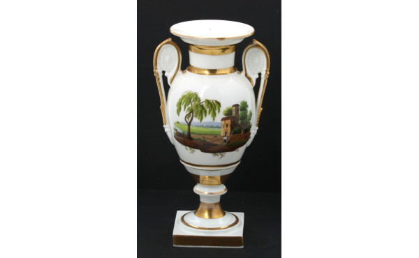 Vase à anses en porcelaine blanche et or