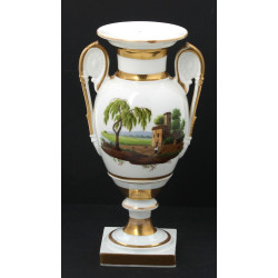 Vase à anses en porcelaine blanche et or