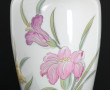 Vase en porcelaine blanche et filet or a