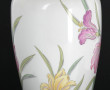 Vase en porcelaine blanche et filet or a