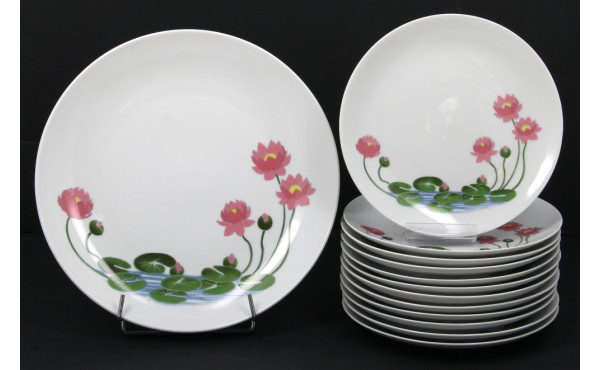 Service à dessert en porcelaine à décor 