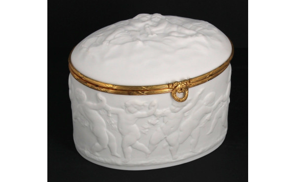 LIMOGES France - Joli coffret de forme o