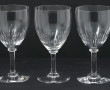 9 verres à pied en cristal, H 15,5 cm