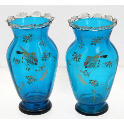 Paire de vases en verre bleu émaillé d'o