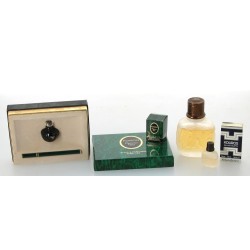 Thème PARFUMS - Lot comprenant 1) DIOR :