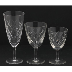 Eléments de service de verres anciens à 