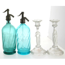 Deux bouteilles d'eau de seltz en verre 