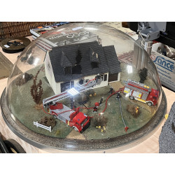 Diorama circulaire représentant des pomp