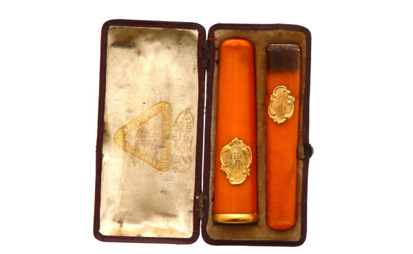 Fume-cigare et fume-cigarette anciens, b