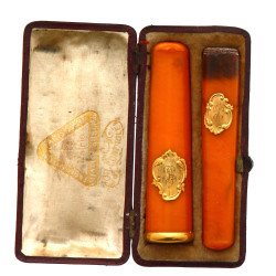 Fume-cigare et fume-cigarette anciens, b