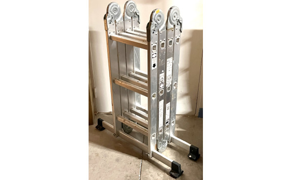 Echelle pliante en alu