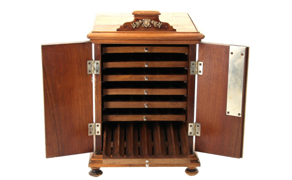 Cave à cigares en bois ouvrant à 2 porte