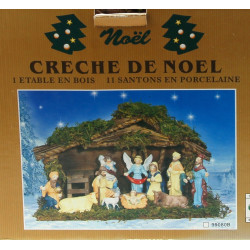 Deux crèches en BO contenant chacune une