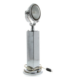 Lampe en métal chromé, en état de foncti