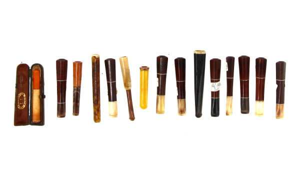 15 fume-cigarettes anciens (petits accid