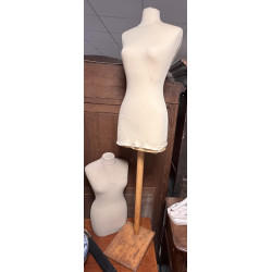Mannequin de magasin sur pied + un manne