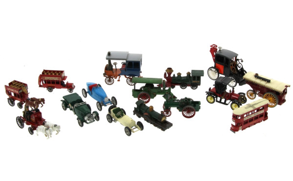 Lot de véhicules déb Xxe en métal dont o