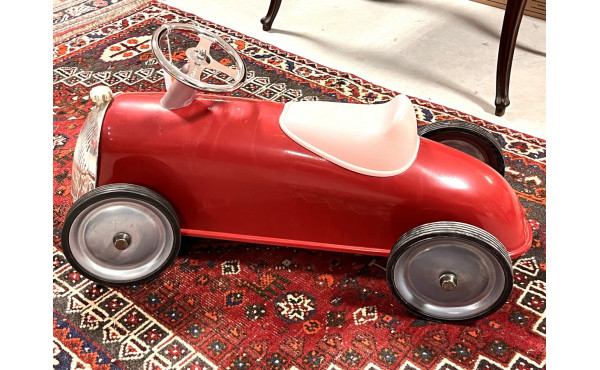 Voiture pour enfant de marque "Baghera" 