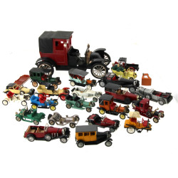 Lot de petites voitures début Xxe métal 