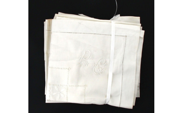 Lot de 4 taies d'oreiller anciennes brod