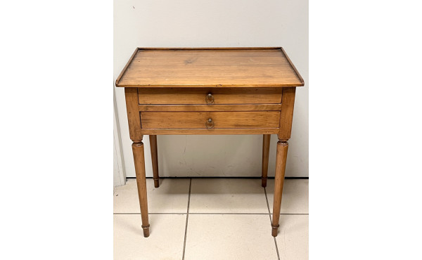 Petite table d'appoint ou de chevet en b