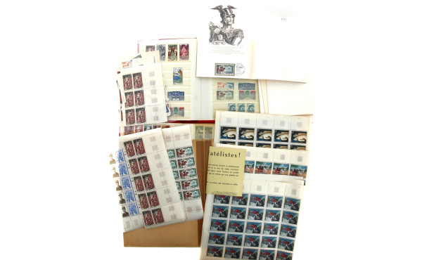 France - 2 albums de TP neufs (certains 