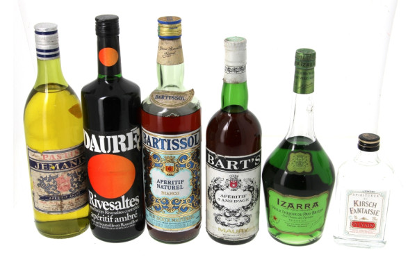 Lot de 6 bouteilles d'apéritif vintages 