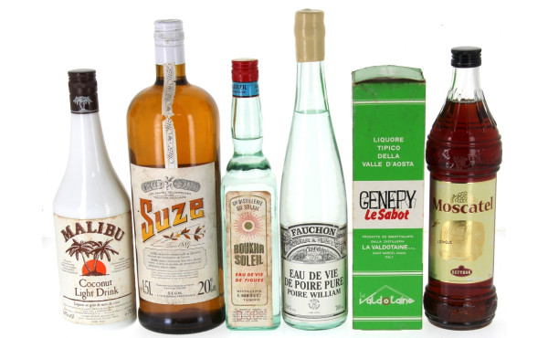 6 bouteilles d'alcool divers