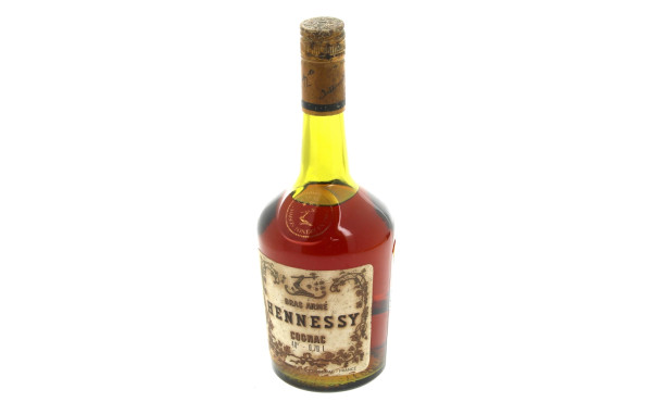 1 B COGNAC HENNESSY bras armé 3 étoiles 