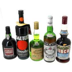 Lot de 5 bouteilles d'apéritif vintages 