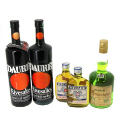 Lot de 5 bouteilles d'apéritif vintages 