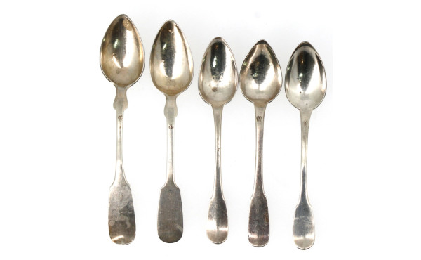 5 petites cuillères en argent mêlés, poi