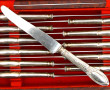 12 couteaux de table, manches métal arge