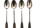 4 petites cuillères anciennes en argent,