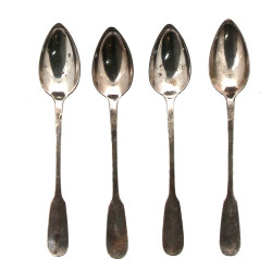 4 petites cuillères anciennes en argent,