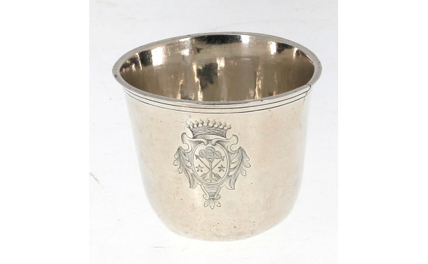 Timbale XVIIIème en argent, gravée d'arm