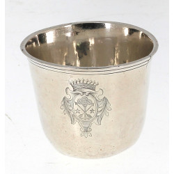 Timbale XVIIIème en argent, gravée d'arm
