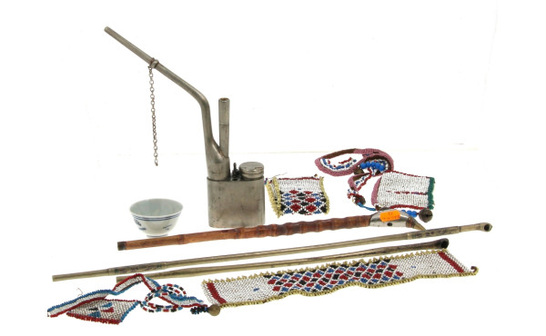CHINE - Lot de 4 pipes à opium en métal 