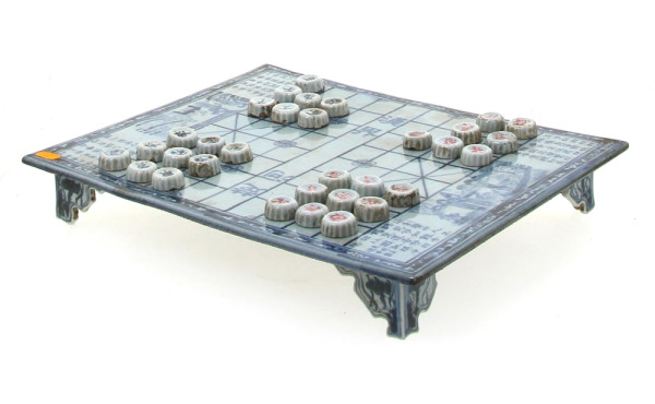 CHINE - Jeu chinois à plateau en porcela