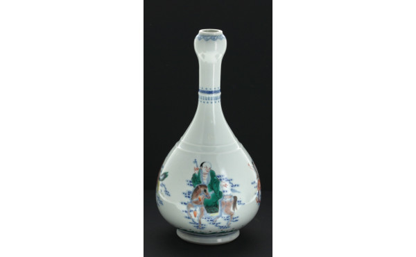 CHINE - Vase en porcelaine de Chine à dé