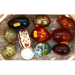 Lot de 10 œufs décoratifs dont un en por