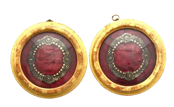 Paire de boucles anciennes à décor flora