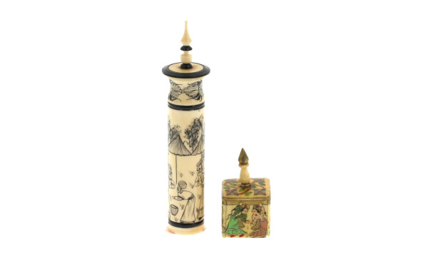 Tabatière et petite boîte à décor de per