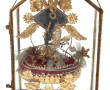 Vitrine de mariée en métal doré et verre