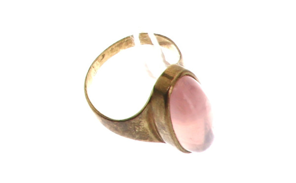 Bague en or 8 cts sertie d'un quartz ros
