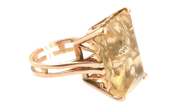 Bague en or jaune 14 cts sertie d'une ci