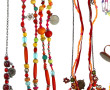 Lot de bijoux fantaisie dont colliers et
