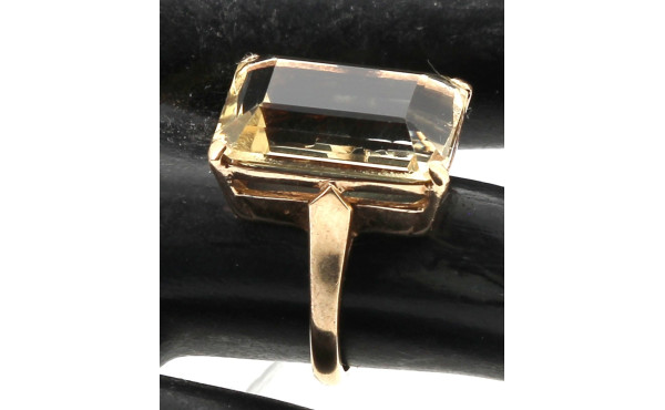 Bague en or jaune 9 cts sertie d'une cit