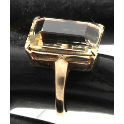 Bague en or jaune 9 cts sertie d'une cit