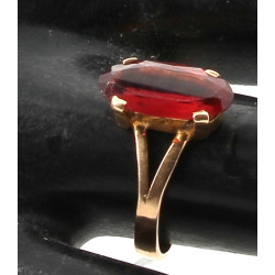 Bague en or jaune 18 cts sertie d'un gre